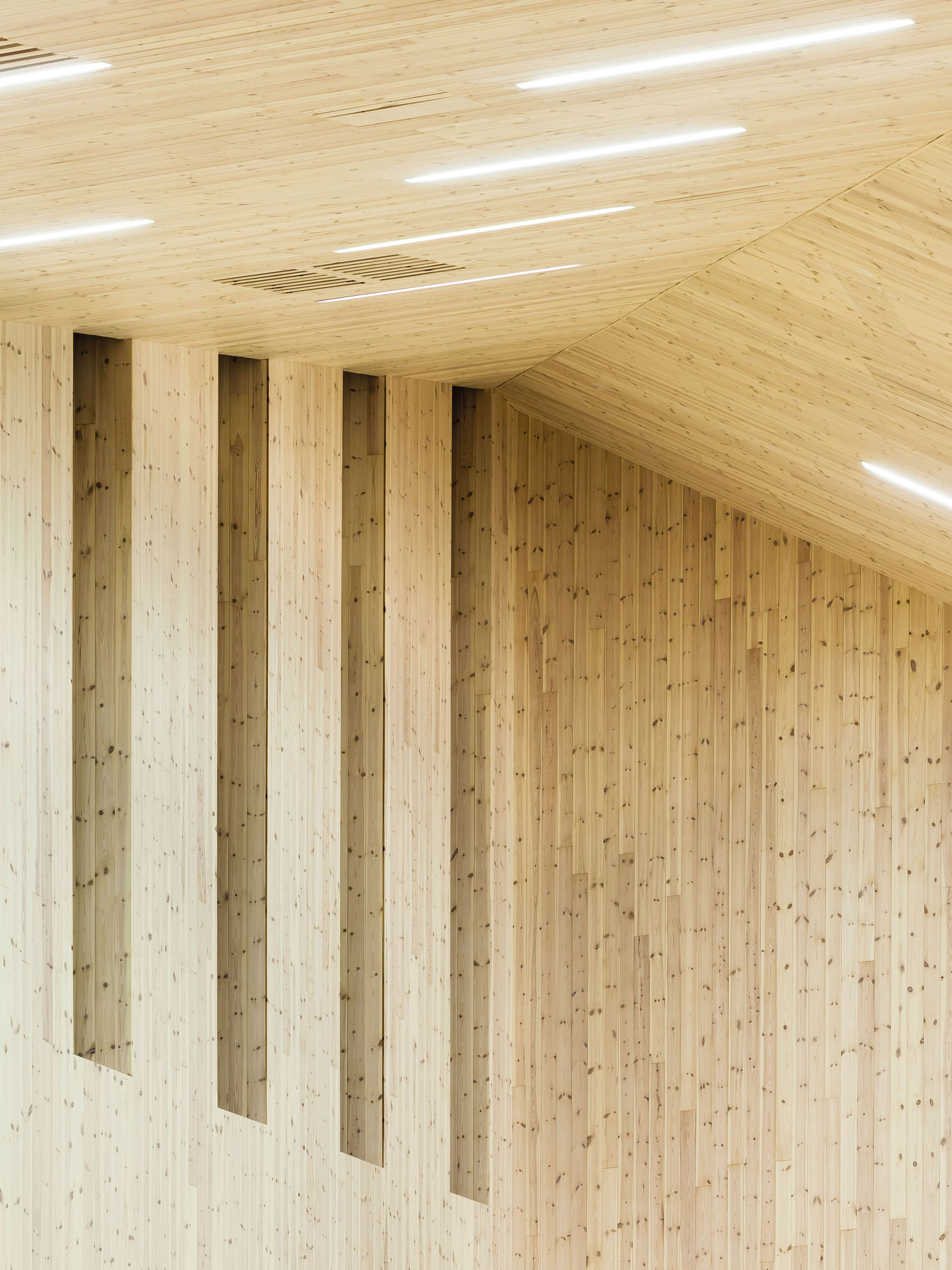 Na drevené kostoly v modernom dizajne sú v Škandinávii architektonickí majstri.