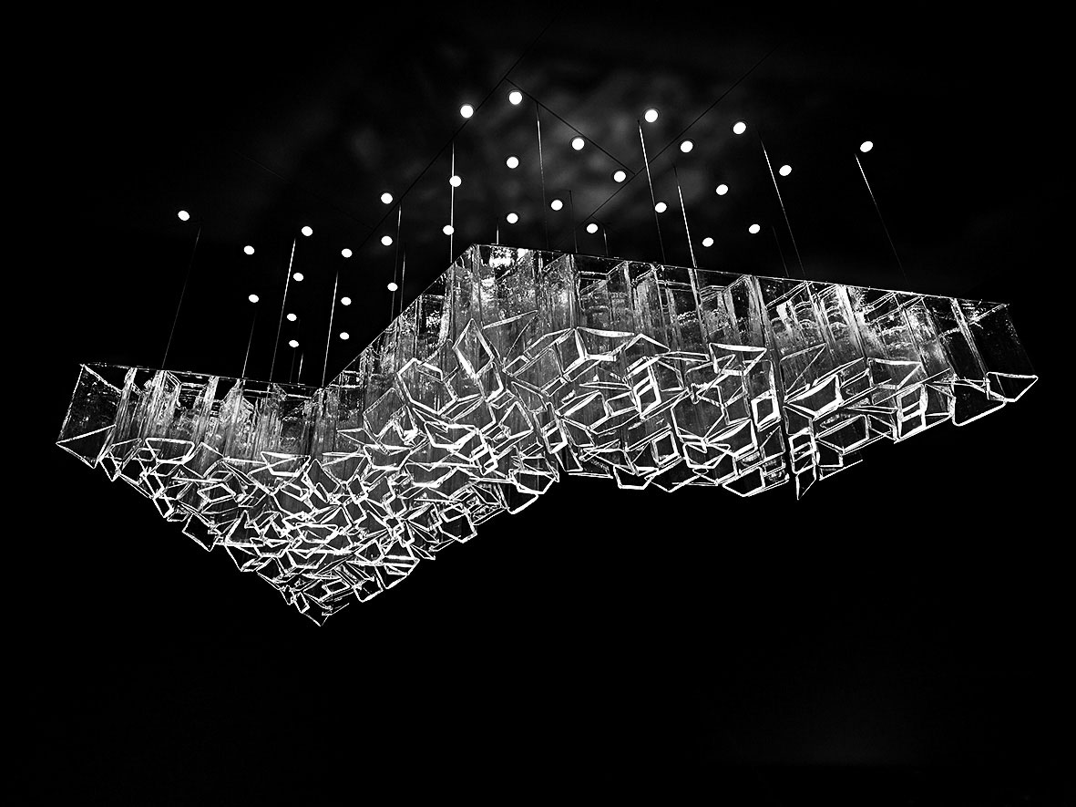 Daniel Libeskind: Ice – v spolupráci so svetoznámym architektom vzniklo svietidlo evokujúce roztápajúci sa ľad. Základom konceptu je modulárny systém s rozmerom 1 m × 1 m, ktorý sa dá poskladať do ľubovoľných obrazcov.“