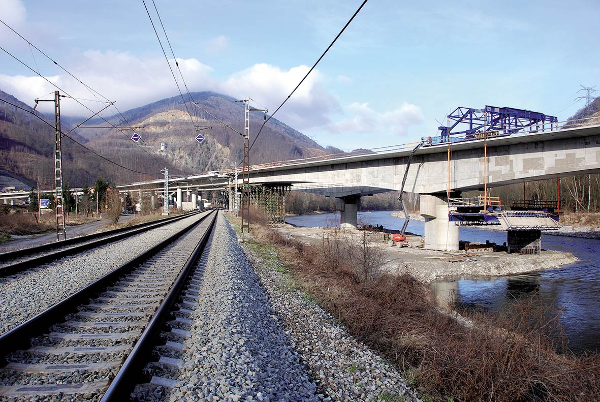 Most číslo 201 ponad železničnú trať Žilina – Košice