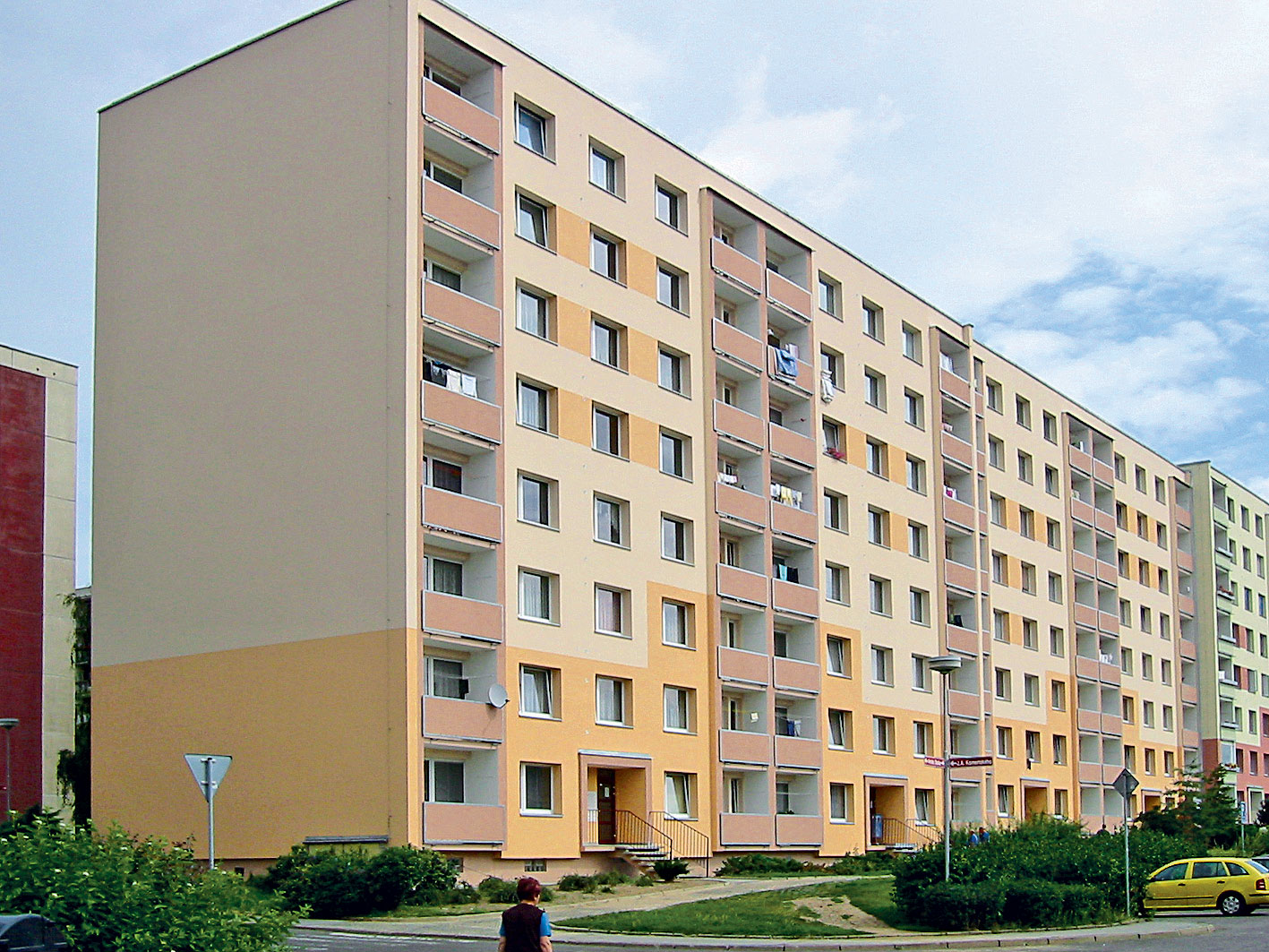 Obr. 3  Bytový dom č. 3; konštrukčná sústava  T 06 BU-78, radový bytový dom, 8 nadzemných  podlaží, lokalita Teplice, ČR