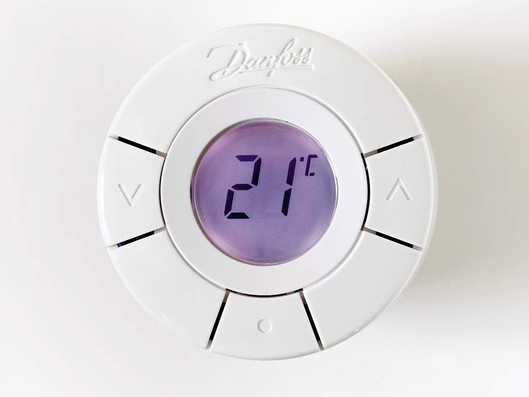 Obr. 2 Elektronická termostatická hlavica living by Danfoss získala na veľtrhu Coneco/Racioenergia v roku 2012 ocenenie Zlatá plaketa za efektívne regulovanie vykurovania