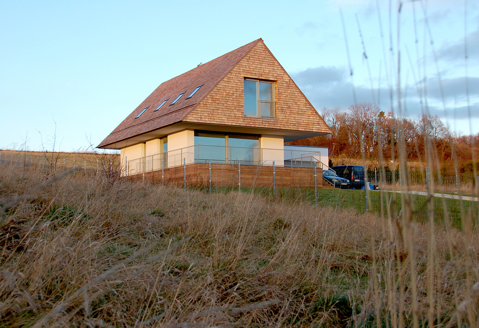 Architekti vyšli z tradičného štýlu architektúry ktorý je typický pre poľské horské stavby