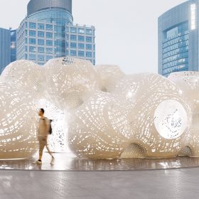 Architektonická inštalácia od štúdia THEVERYMANY ako súčasť Jinji Lake Biennale v čínskom Suzhou.