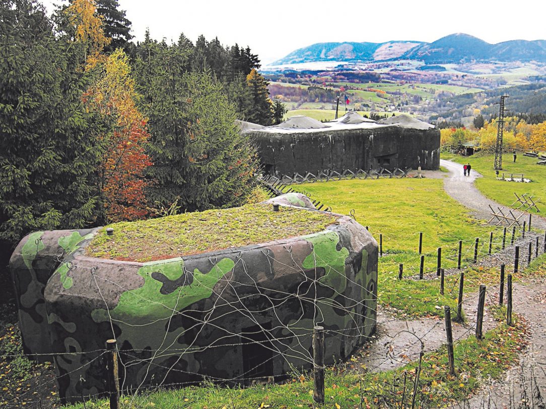 Československé pohraničné opevnenie