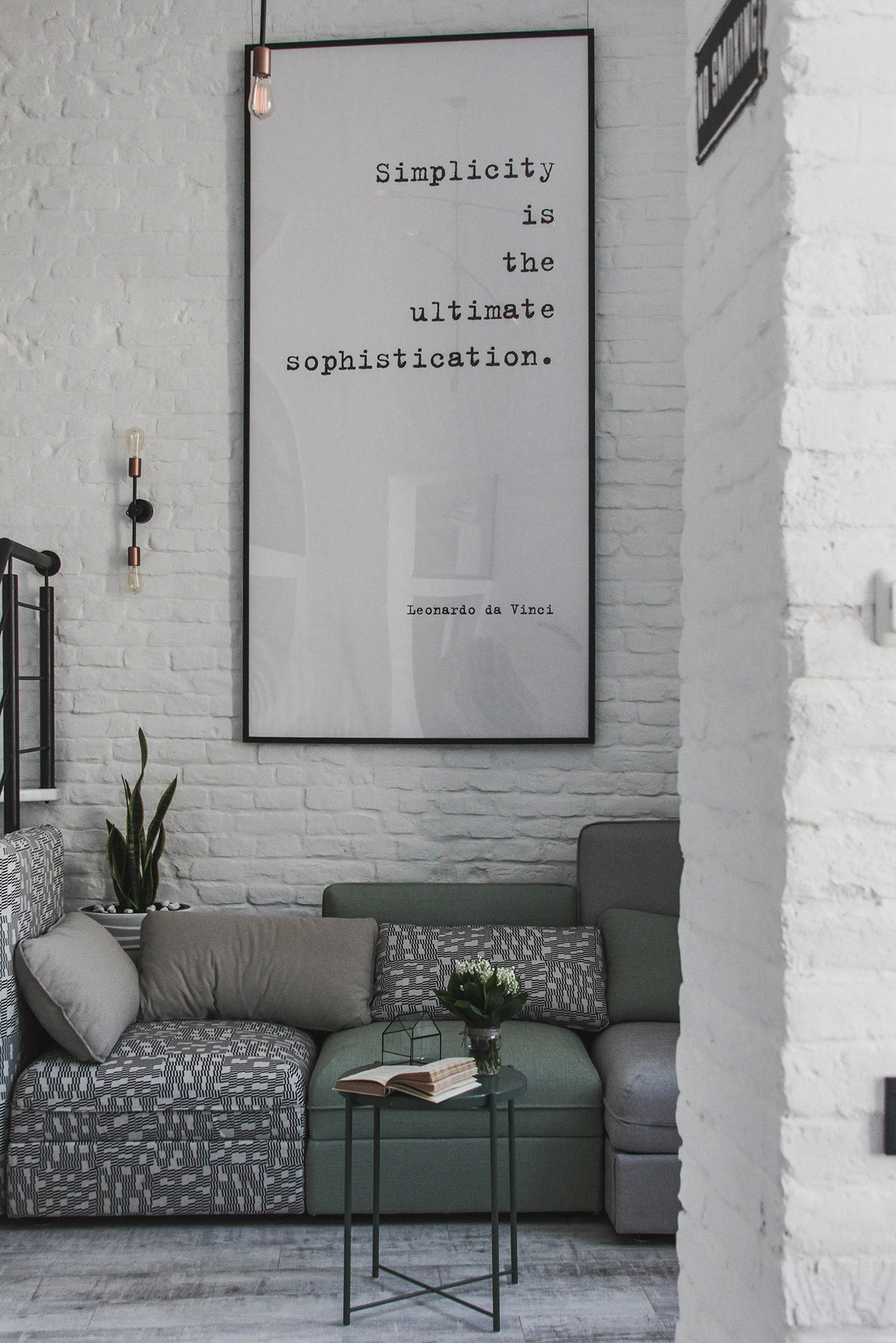 Interiér bytu v minimalistickom štýle 13