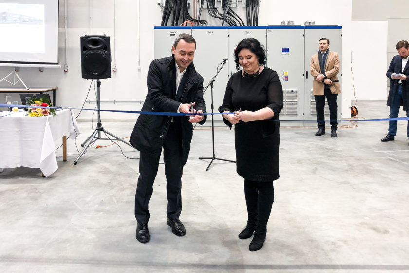 Priestory slávnostne otvorili Eva Falisová riaditeľka spoločnosti WEGU Slovakia s.r.o. a Azamat Yerzhanov partner PNK Group Europe
