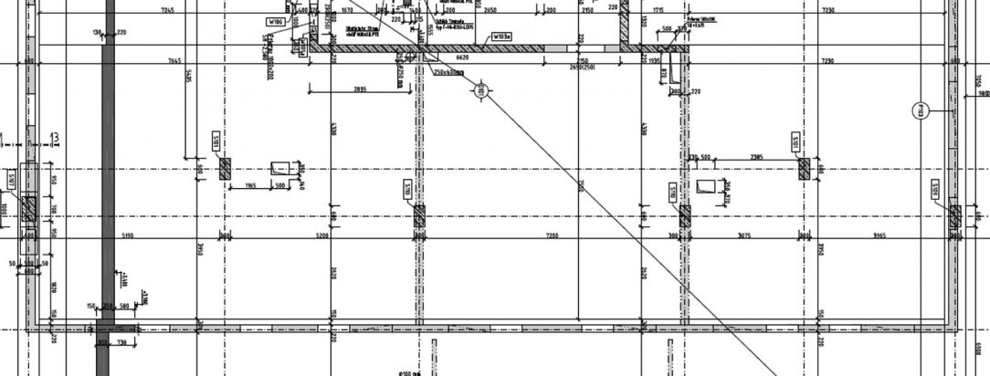 Obr. 4 Časť výkresu tvaru stropnej konštrukcie pri riešení zmeny konštrukčného systému s celoplošným zhrubnutím stropnej dosky z 220 mm na 350 mm