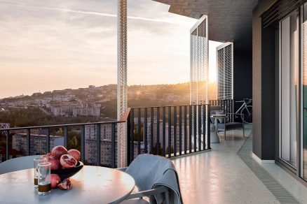 Veľkorysé multifunkčné balkóny so vstupom z každej miestnosti zabezpečia funkčný priestor navyše.