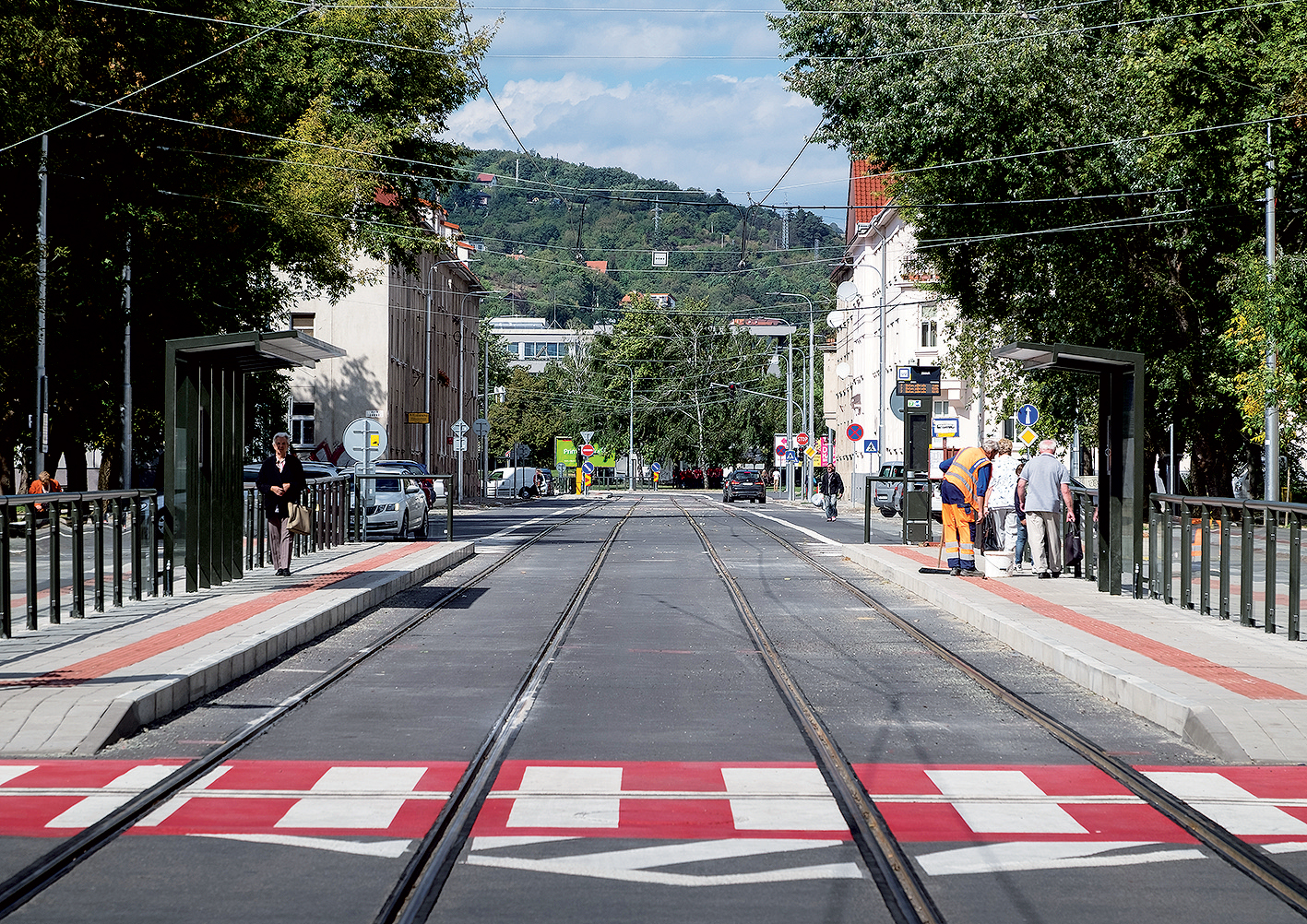 Vykonané opatrenia zvýšili bezpečnosť a komfort cestujúcej verejnosti a zredukovali kolízne situácie.