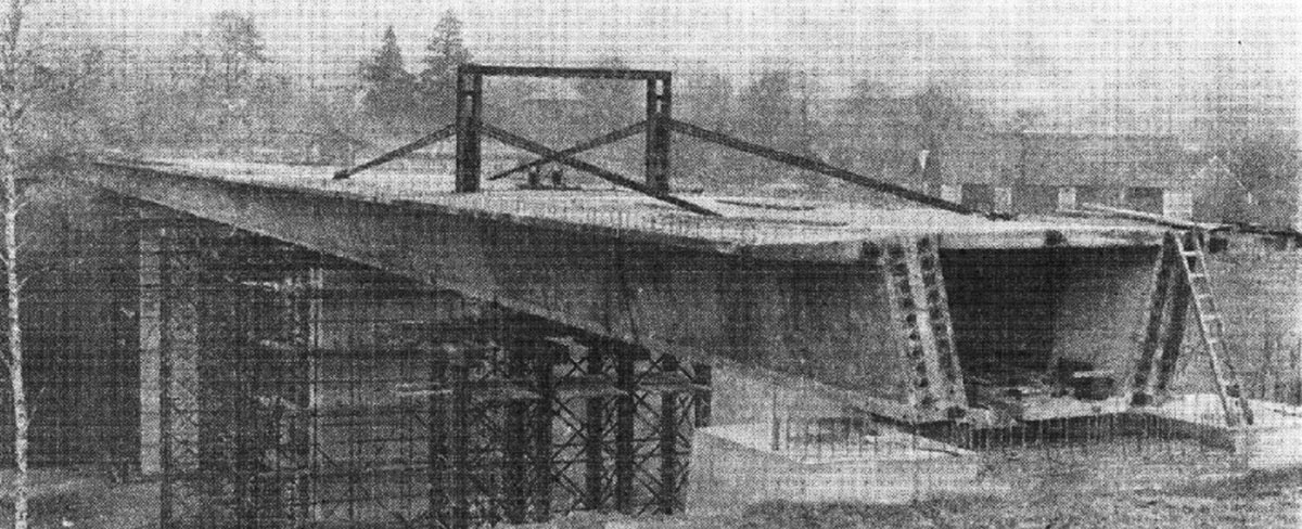 Obr. 3  Prvý vysúvaný most Československa v Tomiciach, fotografia po dokončení vysúvania [2]