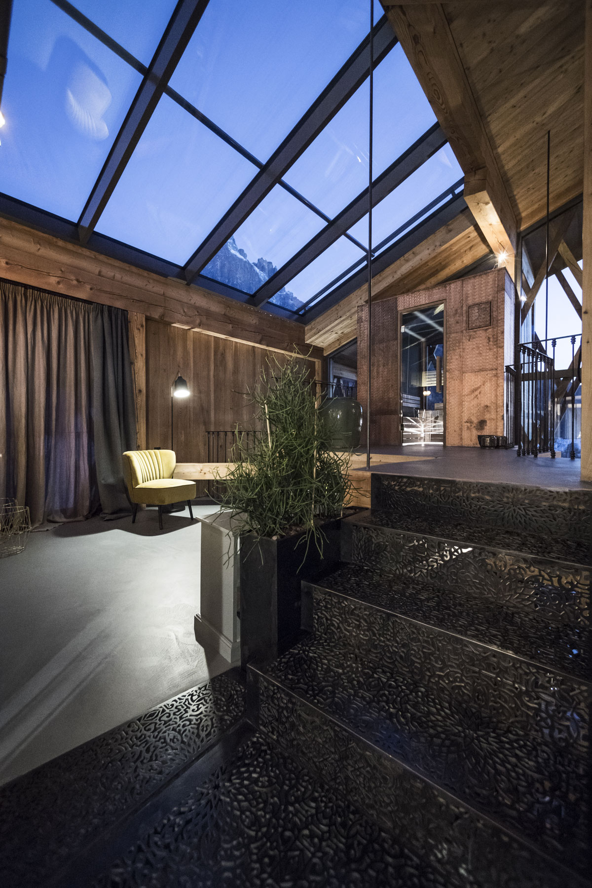 V najvyššom boxe sa nachádza sauna s nádherným výhľadom na vrch Santner