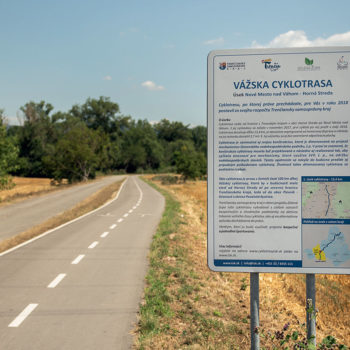 Vážska cyklotrasa na úseku Horná Streda – Nové Mesto nad Váhom