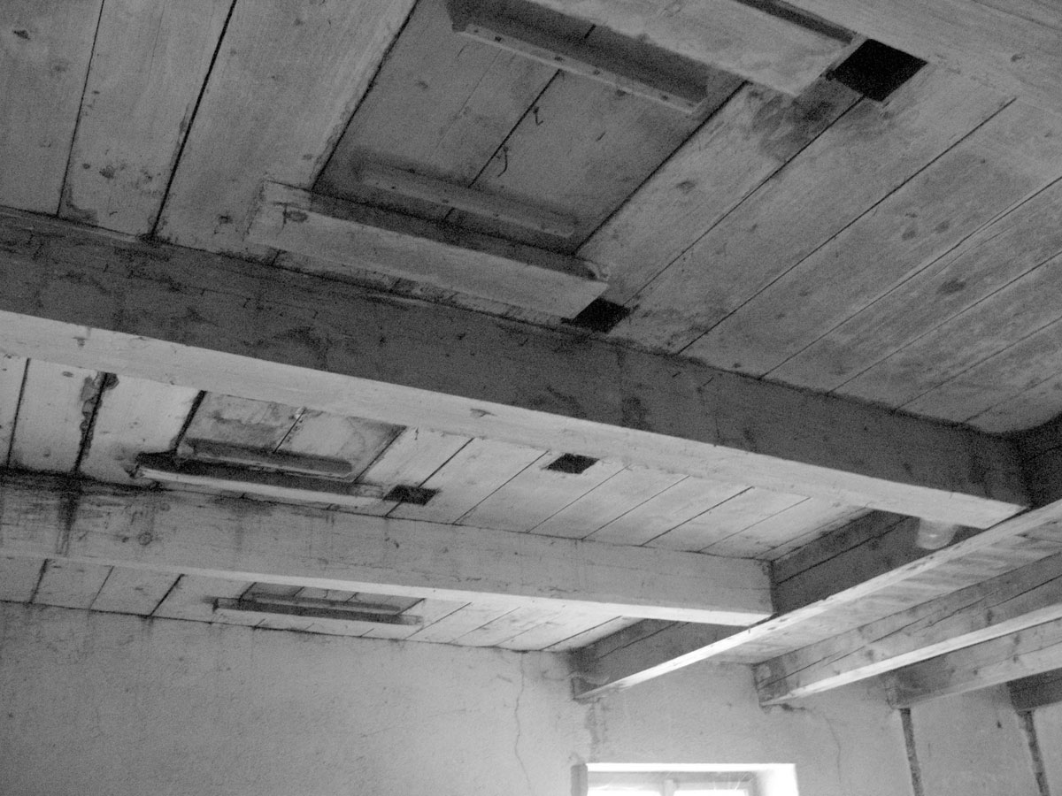 Pôvodný strop v starom mlyne