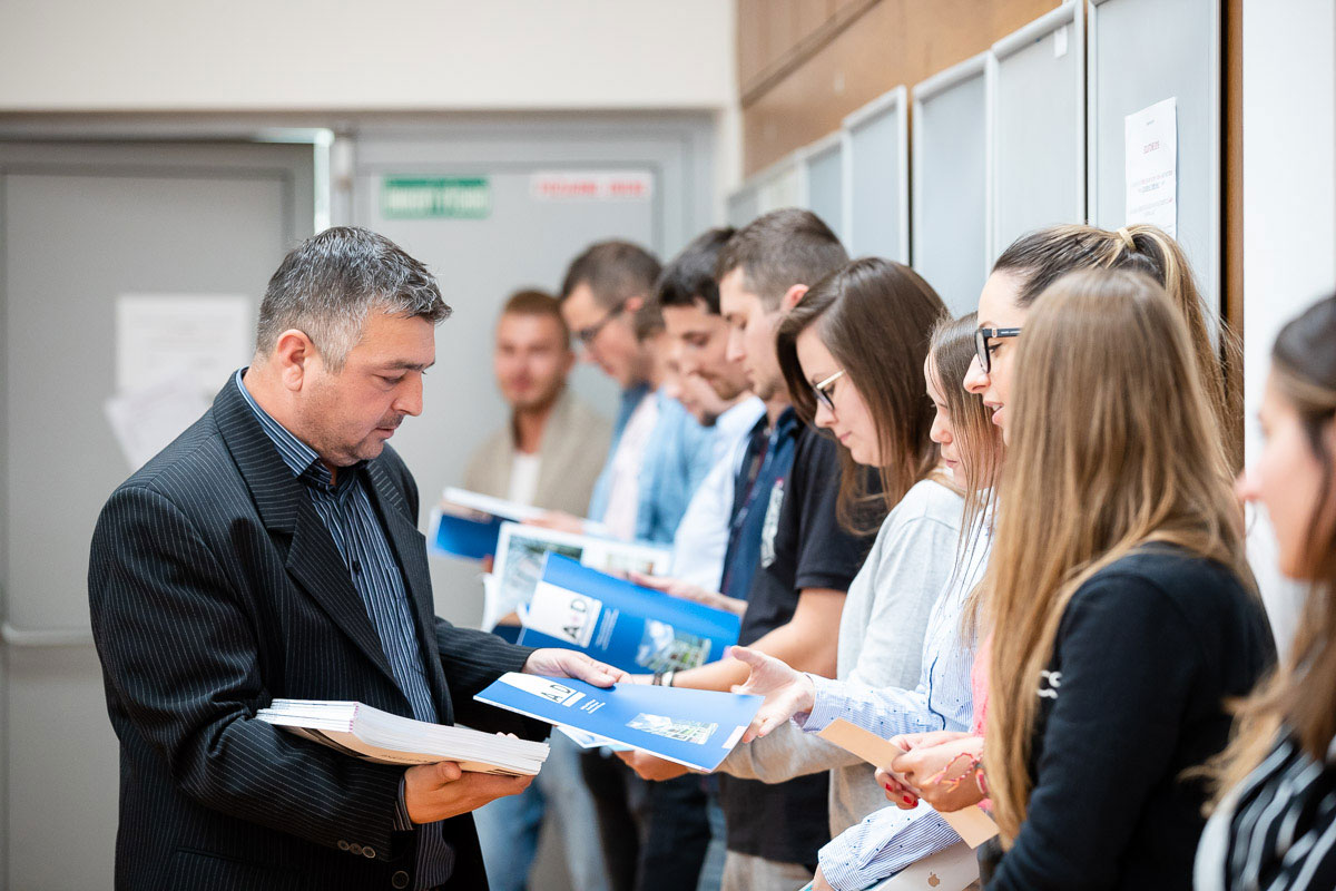 Súťaž je príležitosťou budúcich absolventov spoznať vláknocementové dosky EQUITONE. EQUITONE