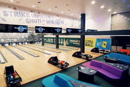 Petržalské bowlingové centrum má 8 profesionálnych dráh.