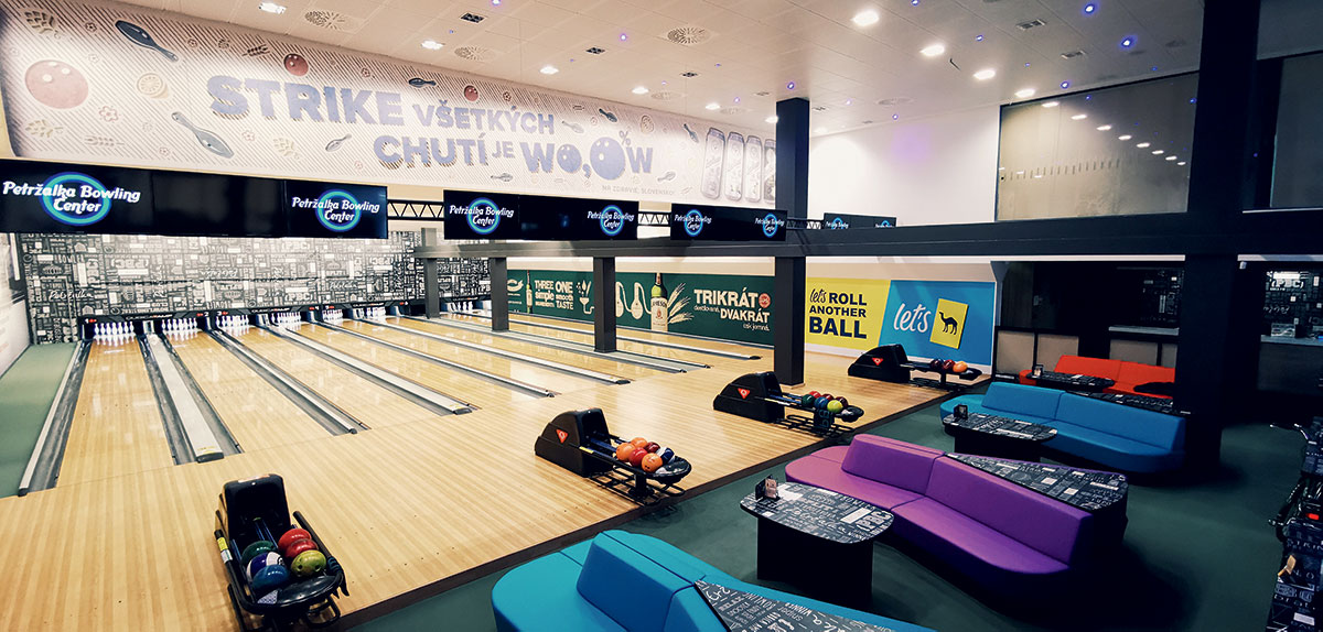 Petržalské bowlingové centrum má 8 profesionálnych dráh.