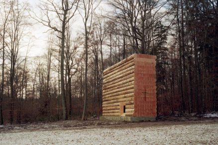 Architekt chcel aby kaplnka pôsobila ako nájdený objekt nie komponovaná stavba.