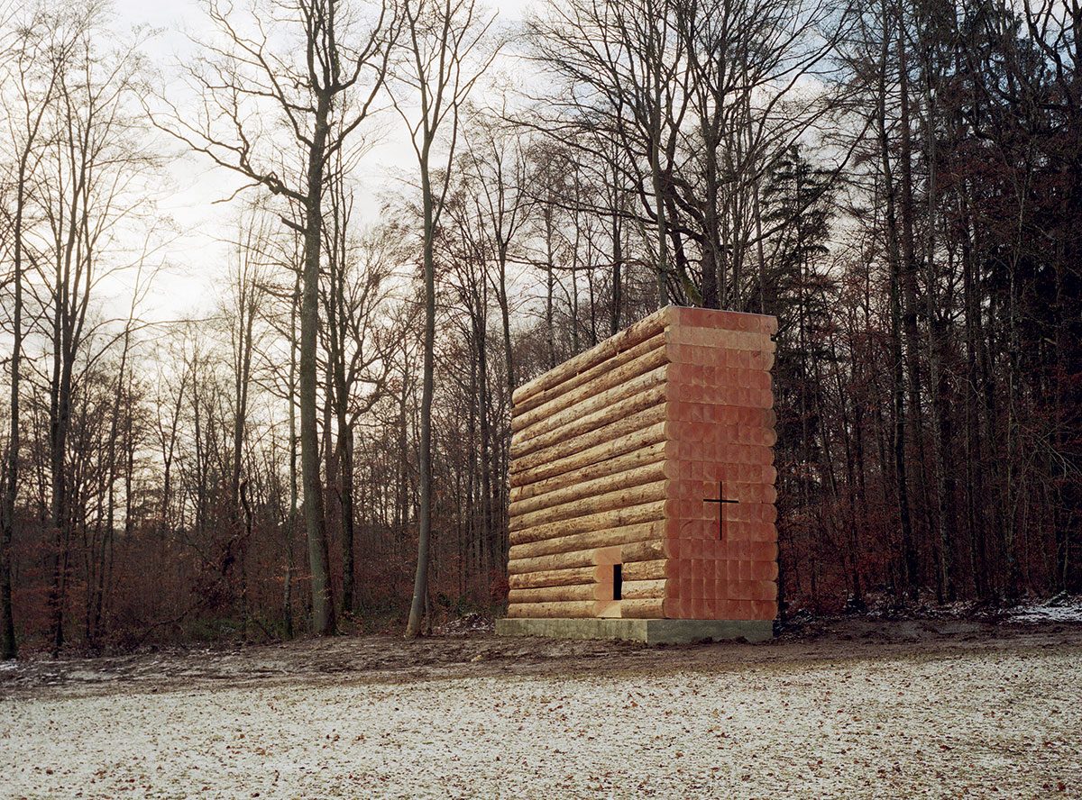 Architekt chcel aby kaplnka pôsobila ako nájdený objekt nie komponovaná stavba.