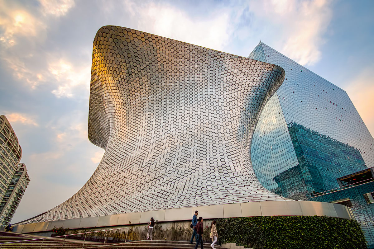 Museo Soumaya bolo postavené v roku 2011 podľa projektu mexického architekta Fernanda Romera.