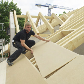 Aplikácia drevovláknitej izolačnej dosky Steicouniversal v rámci zhotovenia vonkajšieho zateplenia strechy