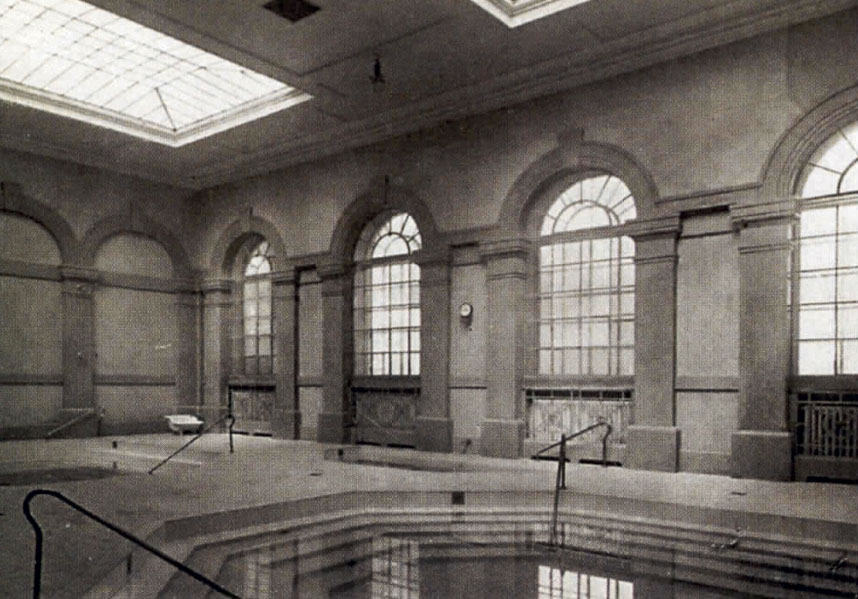 Mestské kúpele Grössling na dobových fotografiách z roku 1914.