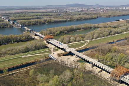 Obr. 4 Letecký pohľad na výstavbu Dunajského súmostia apríl 2020