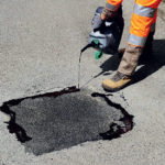 Obr. 8 Utesnenie okrajov výtlku emulziou