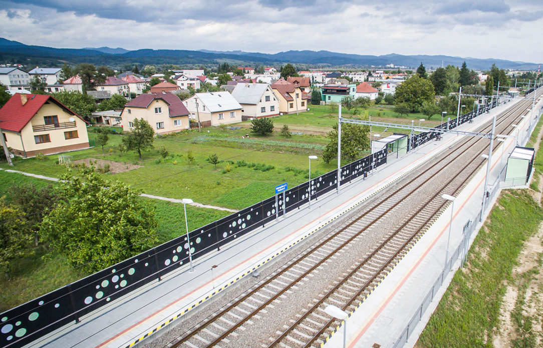 PHS noba kolor vrátane prístreškov na trati pri obciach Predmier a Plevník.