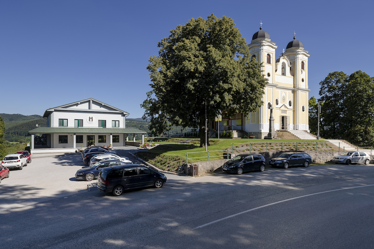 Vo vedľajšom pútnickom kostole sa osvedčilo podobné tepelné čerpadlo