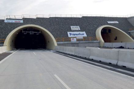 Pohľad na západný portál tunela Žilina