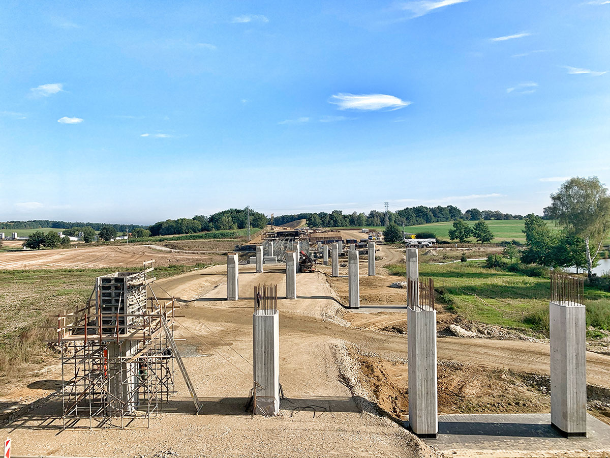 SO 203 Diaľničný most cez rieku Malšu v km 139,859 – realizácia pilierov spodnej stavby