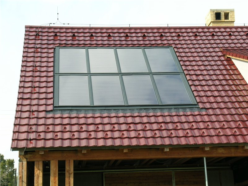 Solárne panely na šikmej streche