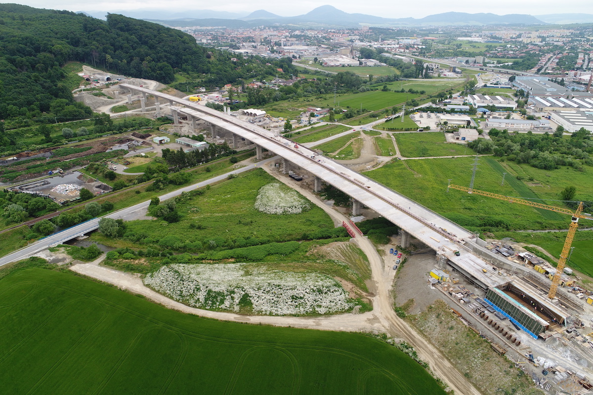 SO 206-00 Most v km 103,0 D1 cez rieku Torysu, nad železničnou traťou a cestou I/68