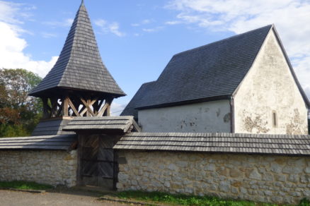 Gotický evanjelický kostol z prvej polovice 14. storočia v obci Kraskovo, okres Rimavská Sobota.