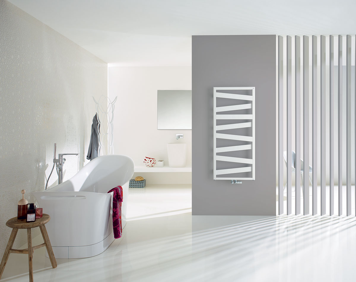 Jedinečné dizajnové radiátory Zehnder vašu kúpeľňu nielen príjemne vyhrejú, ale vytvorí ju krajšou. Niet sa čomu čudovať, veď na ich návrhu sa podieľal rada známych dizajnérov, ako napríklad známe duo King & Miranda, tvorcovia bestselleru Zehnder Kazeane.