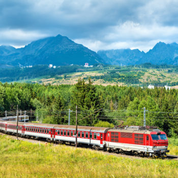 Železnice predstavujú udržateľný, inovatívny a bezpečný druh dopravy.