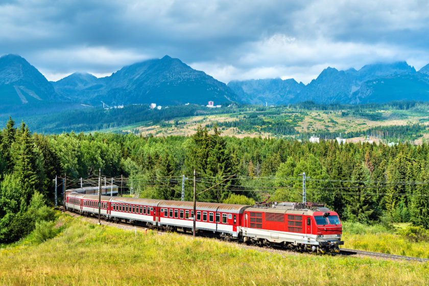 Železnice predstavujú udržateľný, inovatívny a bezpečný druh dopravy.