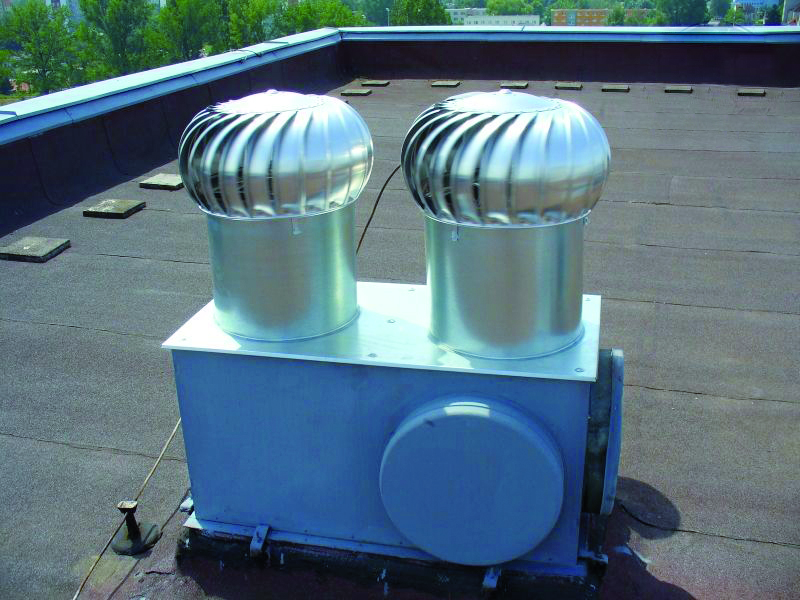 Obr. 4b Správny účel použitia ventilačných turbín na stajňovej stavbe a ich nesprávna inštalácia na bytovej budove [10]