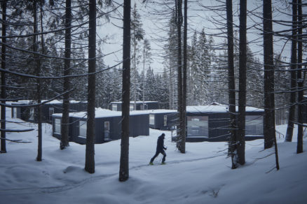 Sheltery sú situované tesne pri zjazdovke aj na skok do lesa na bežkárske trate.