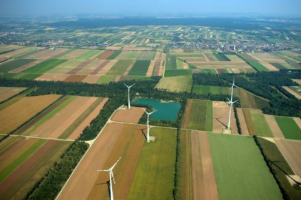 Veterné turbíny v Rakúsku pri Viedni