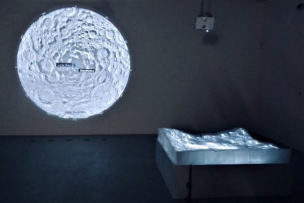 Jeden z projektov Petr Hájek Architekti: Základňa na Mesiaci, výstava Galegion, DOX, Praha, 2020.