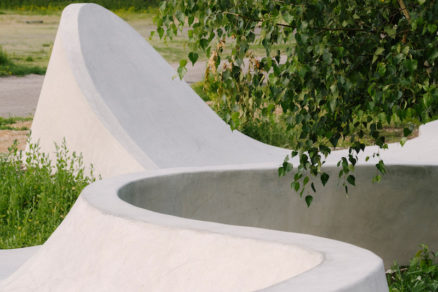 Parametrický dizajn umožnil architektom zvlniť skejtpark do fluidných tvarov kopírujúcich pohyb na skejtborde.