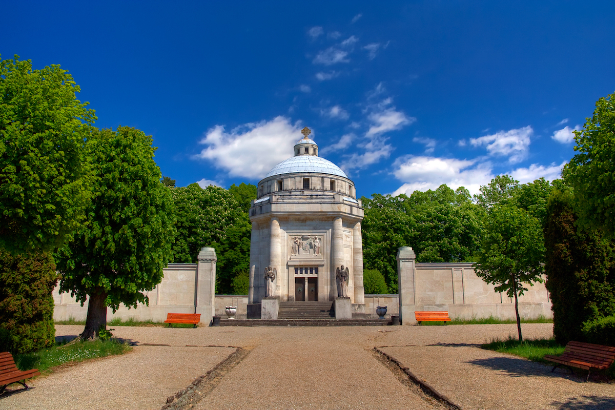 Mauzóleum Františky a Dionýza Andrášiovcov v Krásnohorskom Podhradí je secesná stavba z roku 1904.