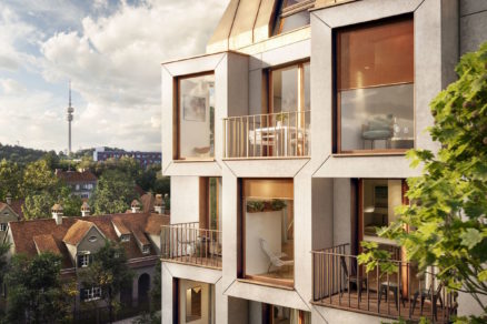 Každý byt je vybavený terasou, lodžiou alebo balkónom.