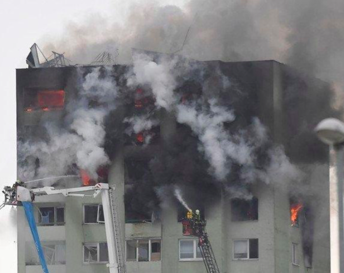 Obr. 7 Poškodenie bytového domu na Mukačevskej 7 v Prešove požiarom