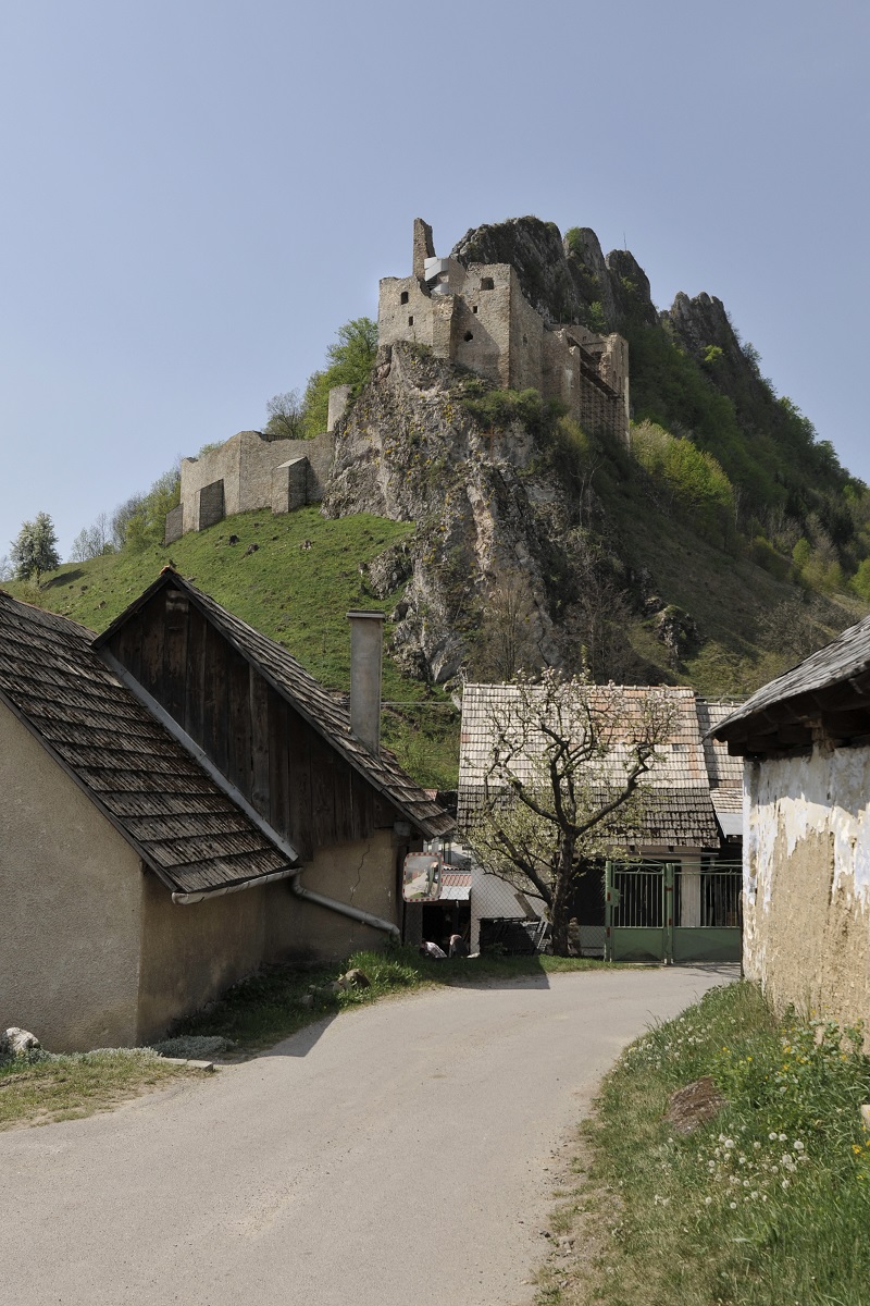 Hrad Lednica dialkovy pohlad zo severovychodu vizualiacia o