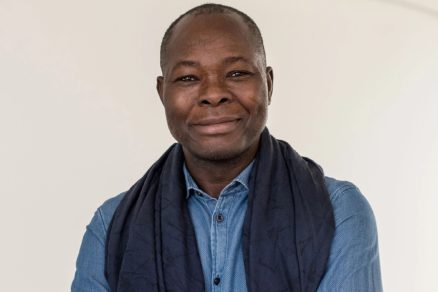 Pritzkerovu cenu za architektúru získal Diébédo Francis Kéré