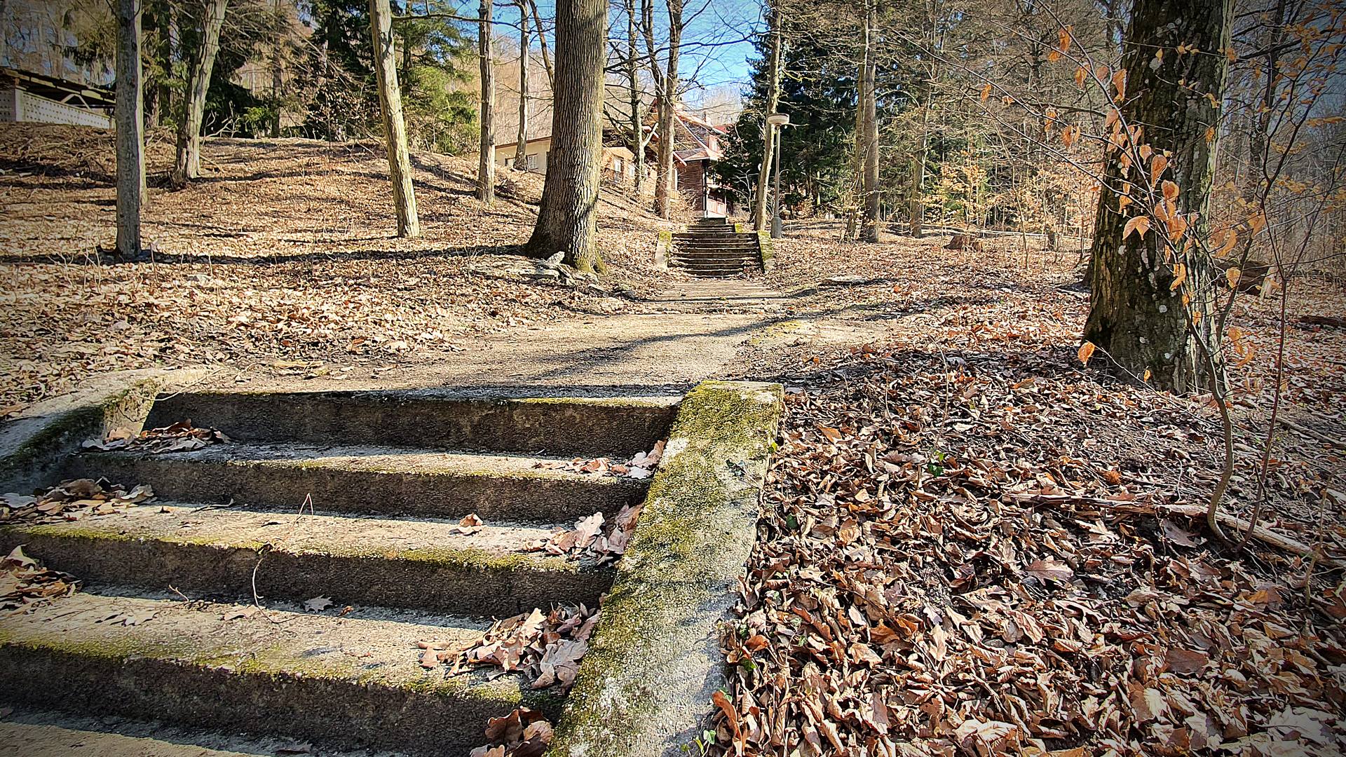 Areál s Čatlošovou vilou