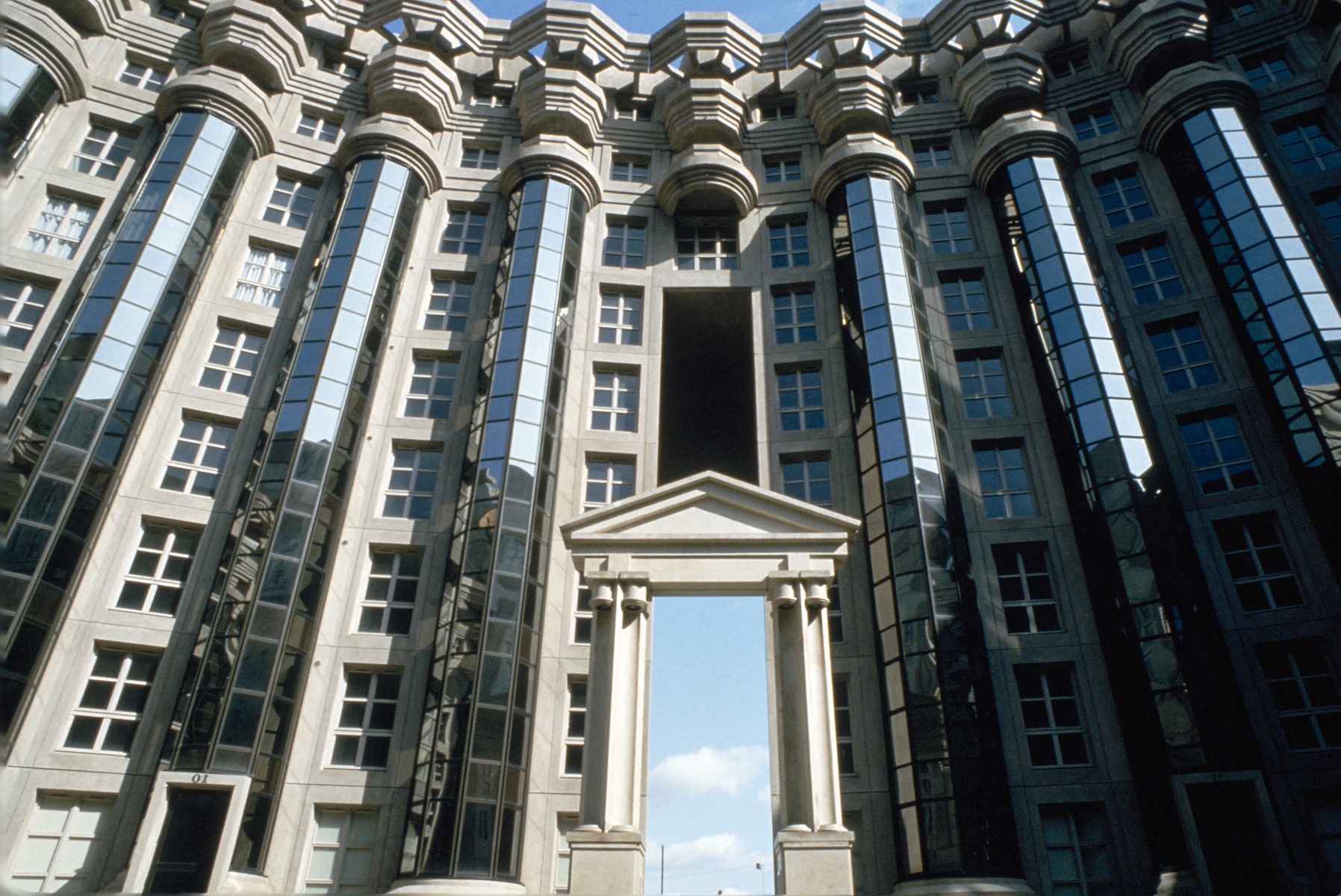 Obytný komplex Les Espaces d’Abraxas na predmestí Paríža
