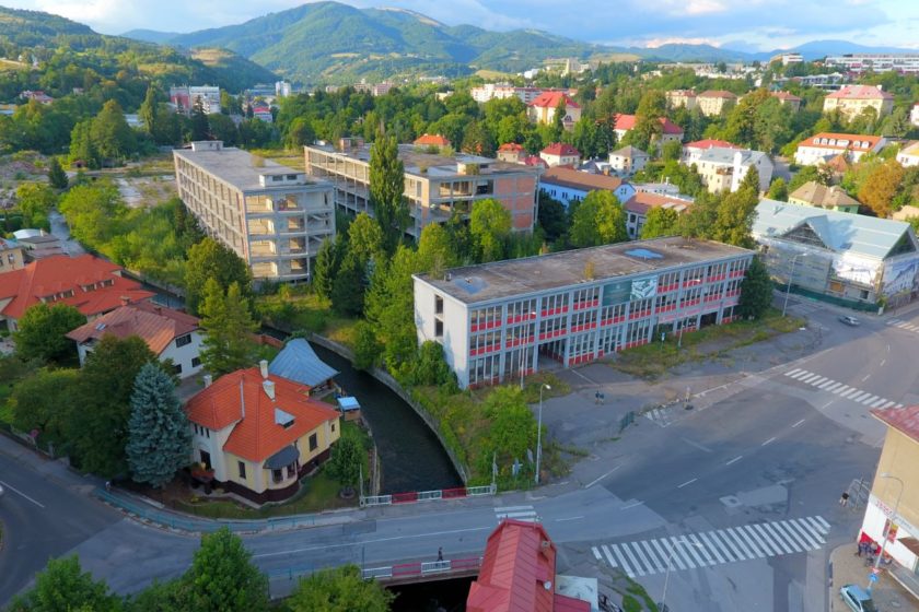 Areál bývalého pletiarskeho závodu Slovenka v Banskej Bystrici.